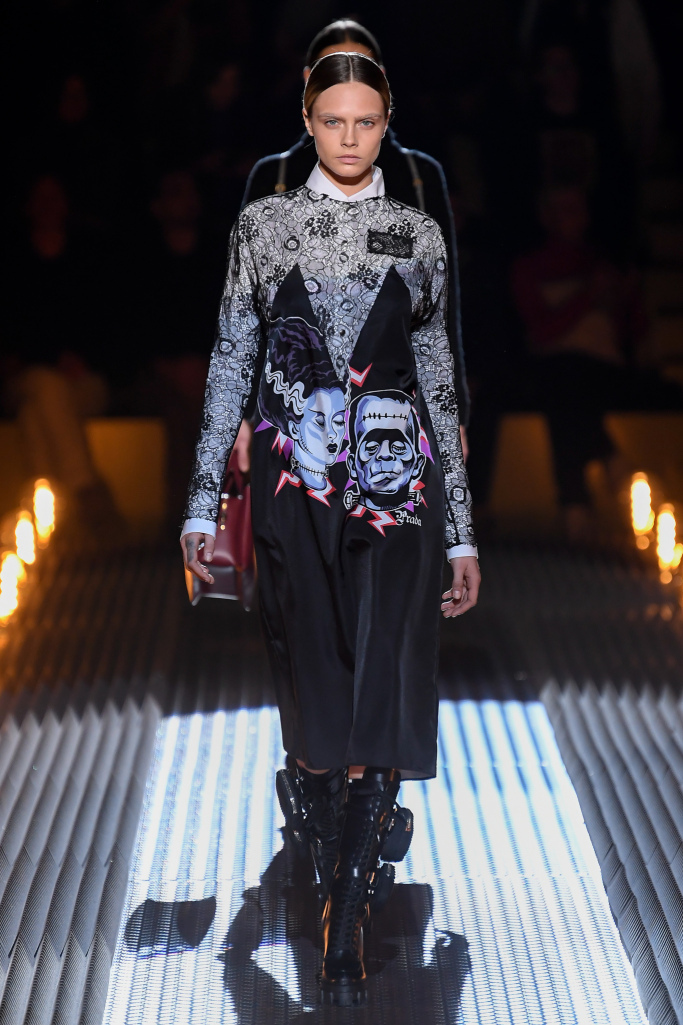 巴黎时装周2023春夏prada,2019prada秋冬米兰时装秀