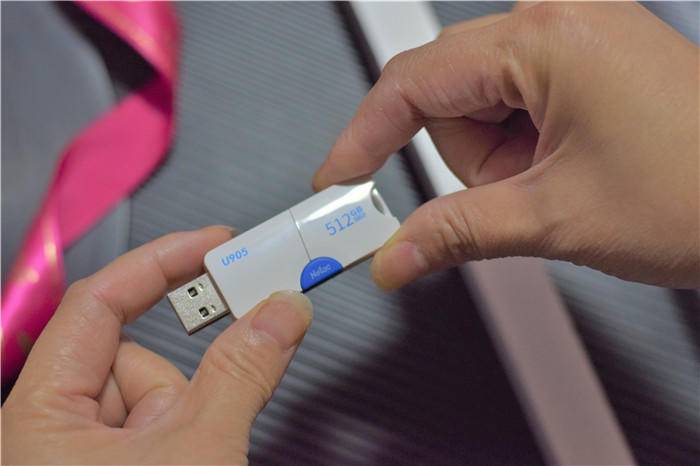 朗科u盘u905开箱,朗科u盘185与u905