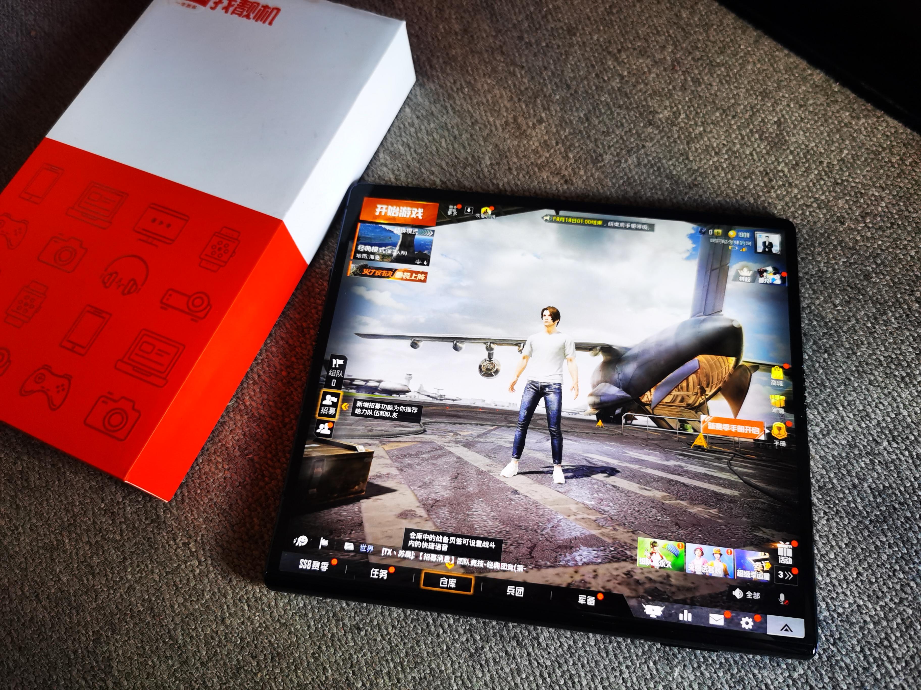 华为MateXs评测：昂贵的折叠手机｜带有灵活屏幕“后背”