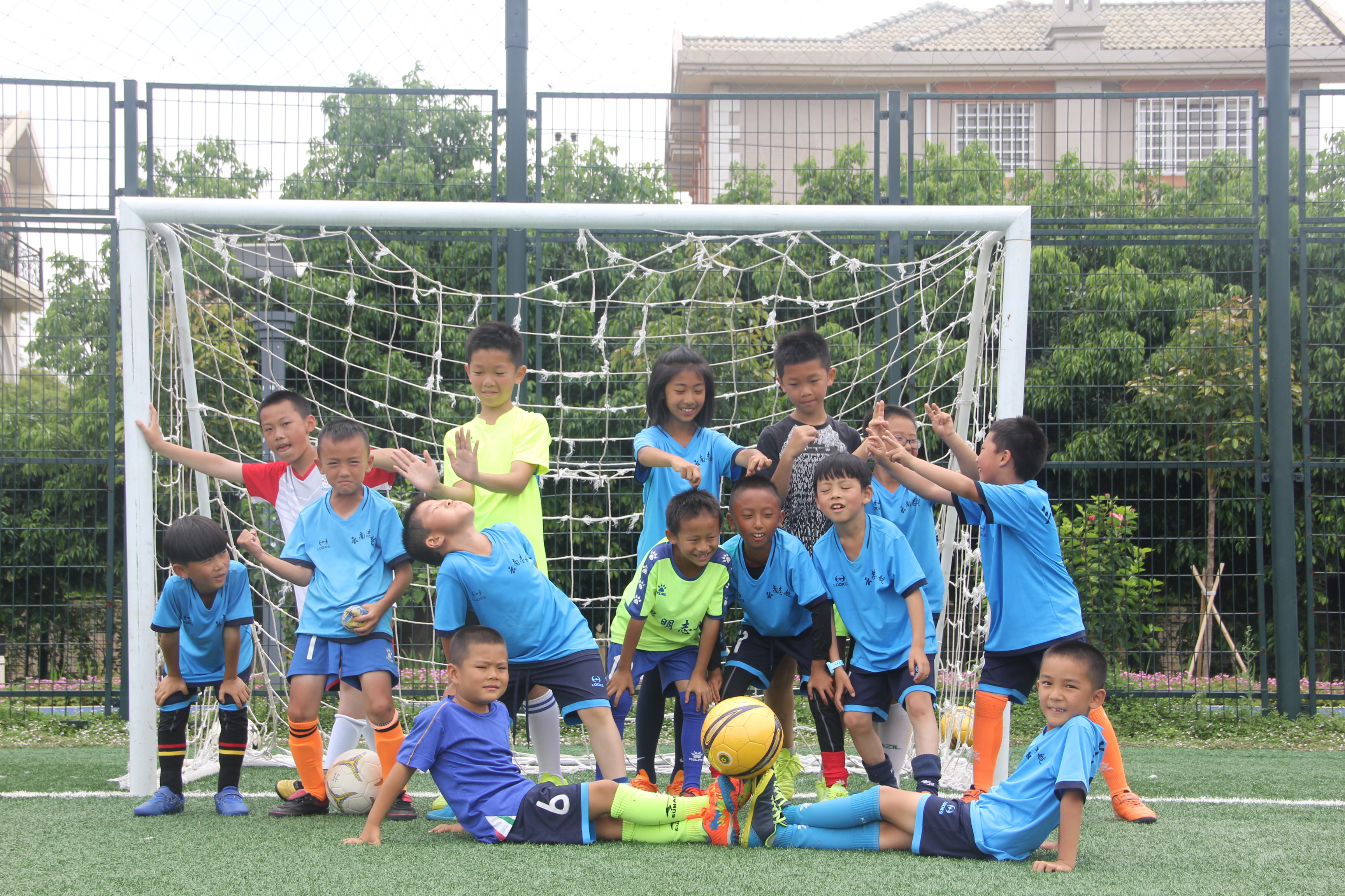 足球比赛可以让孩子学到什么,足球与孩子成长