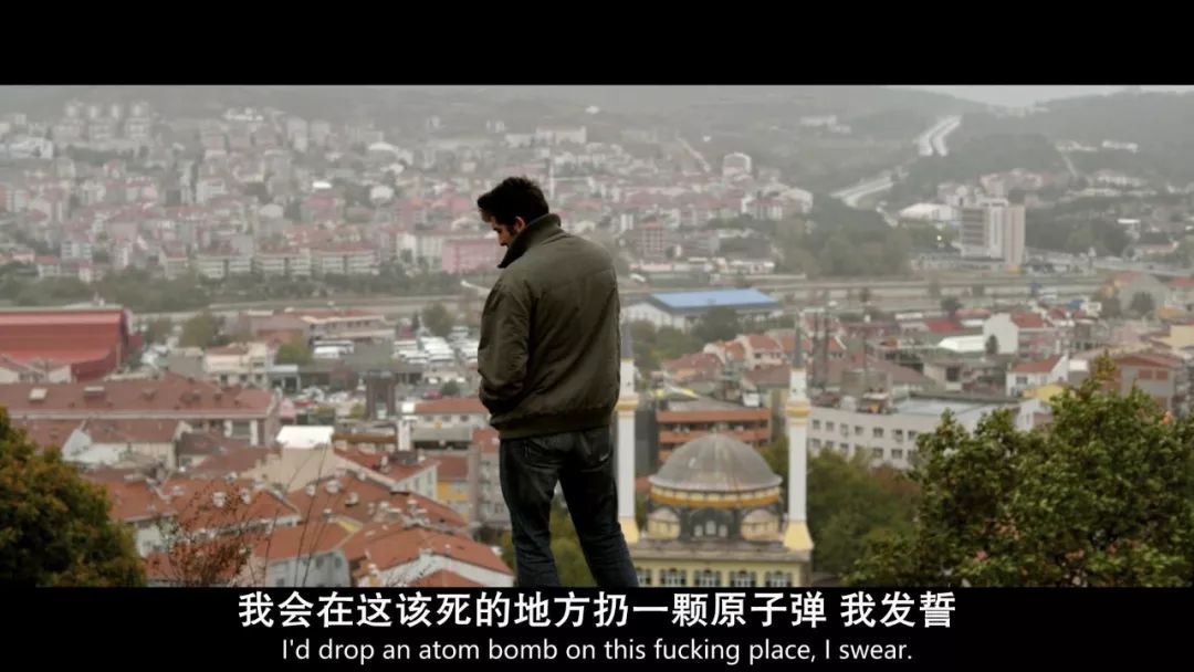 导演拒绝删减任何镜头!片长3小时,生生扯下了理想主义的遮羞布