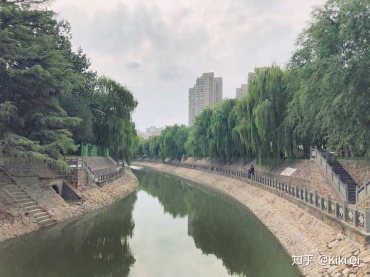 郑州有什么好吃的美食,郑州有什么好玩的地方情侣