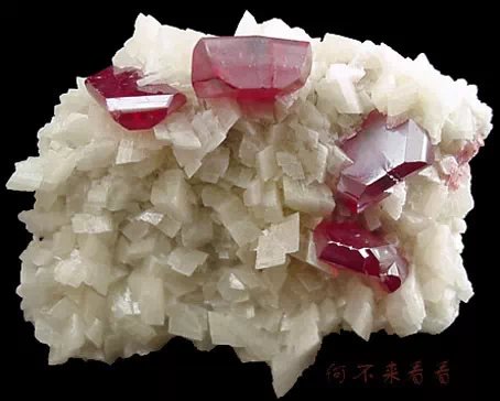 各种宝石原石的种类图片大全,高清彩色宝石原石图片大全