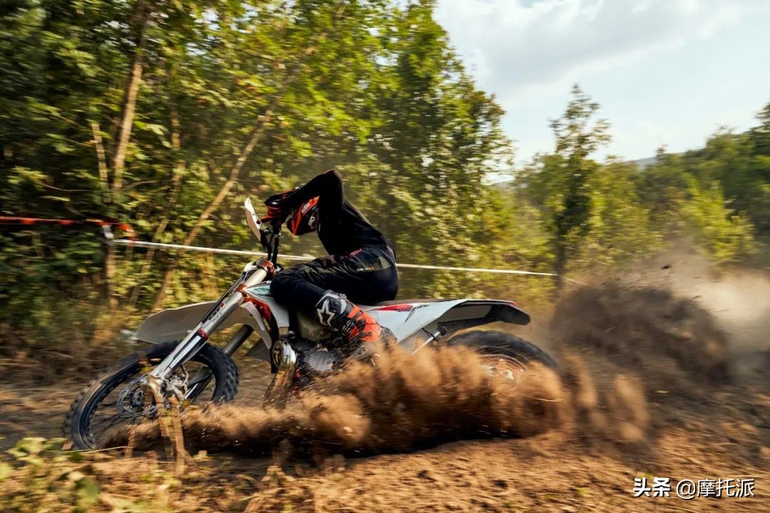 不到1万的ktm,ktm300硬耐力