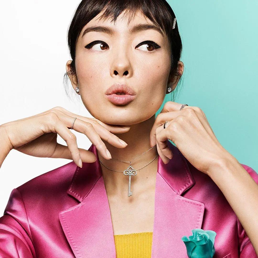 网上买的手链断在实体店修要钱吗,金手链断了维修怎么收费