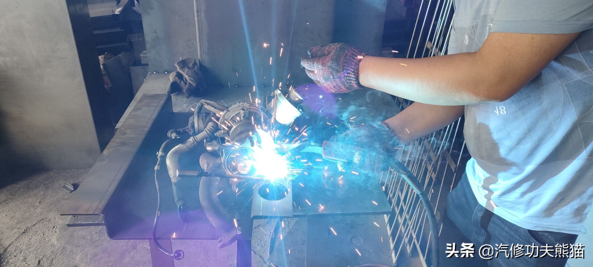 奥迪q5烧机油狂飙,奥迪q5烧机油且发动机抖动