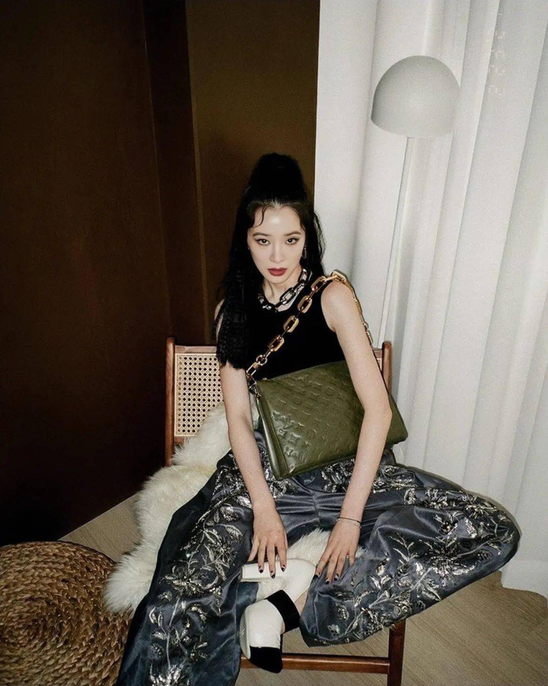 LV新手袋一出,女明星们集体撞包