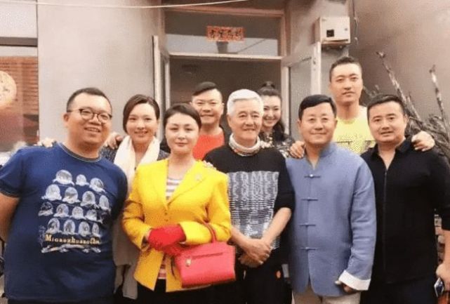 赵本山用直升机送于月仙,赵本山派私人飞机接于月仙回老家