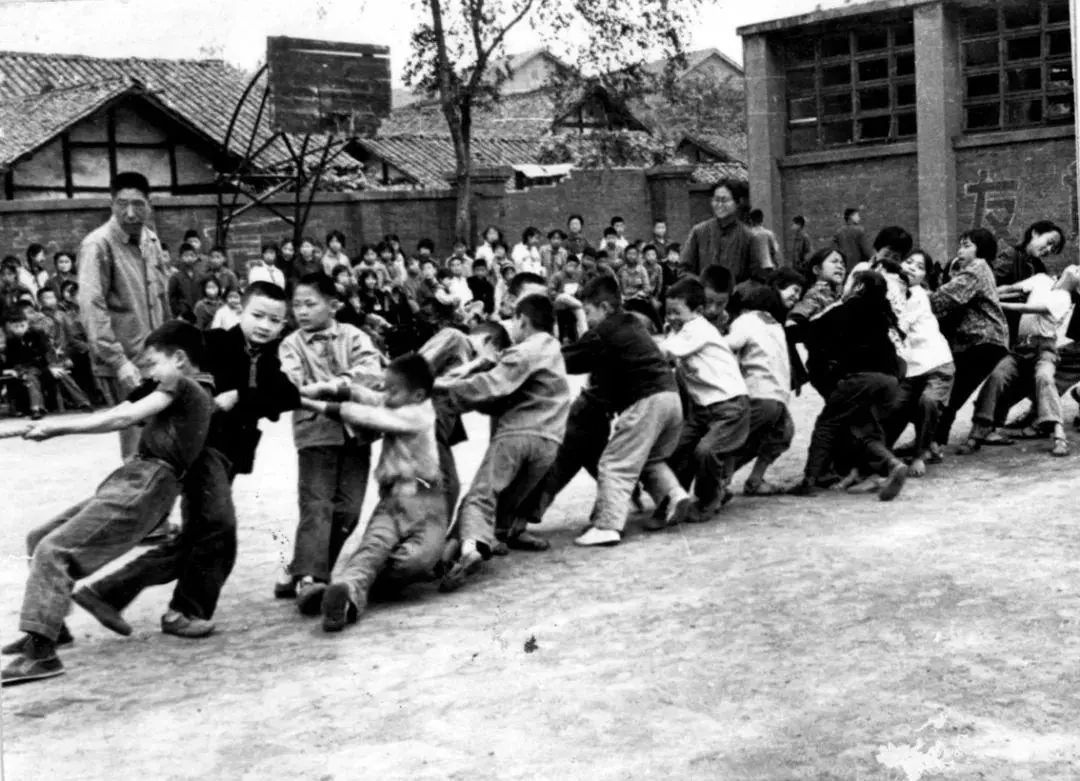 成都学校老照片,成都军区军医学校老照片