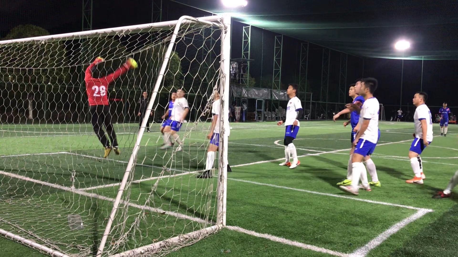 贵阳市壹城足球队,上场就要全力以赴的去拼每一个球