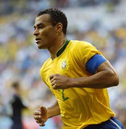 世界球星罗纳尔多身价排名,卡福在巴西队的地位