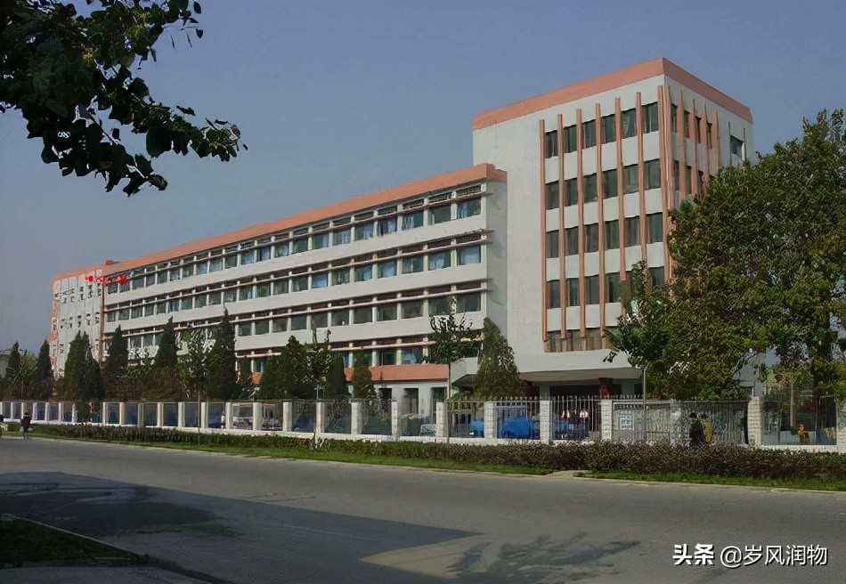 河北科技大学前身河北机电学院,河北省科技工程学校前身是虎振吗