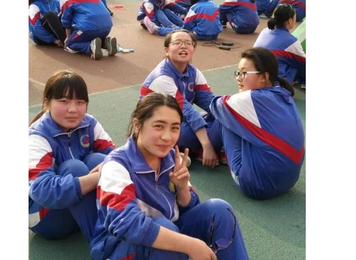 青春期孩子如何正确与异性相处,孩子在青春期对异性反感