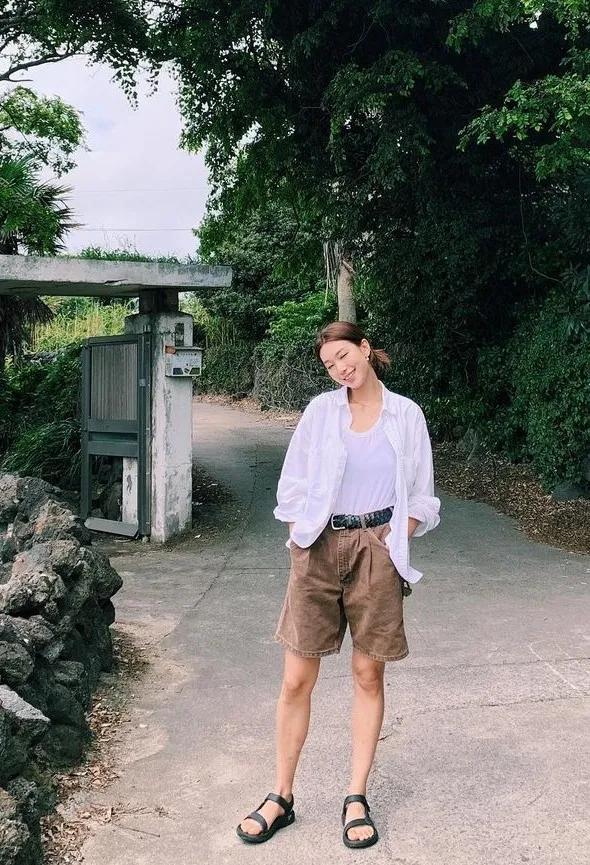 这个被嘲矮的超模火了！一脸硬伤，为啥还被Dior、Prada抢着宠？