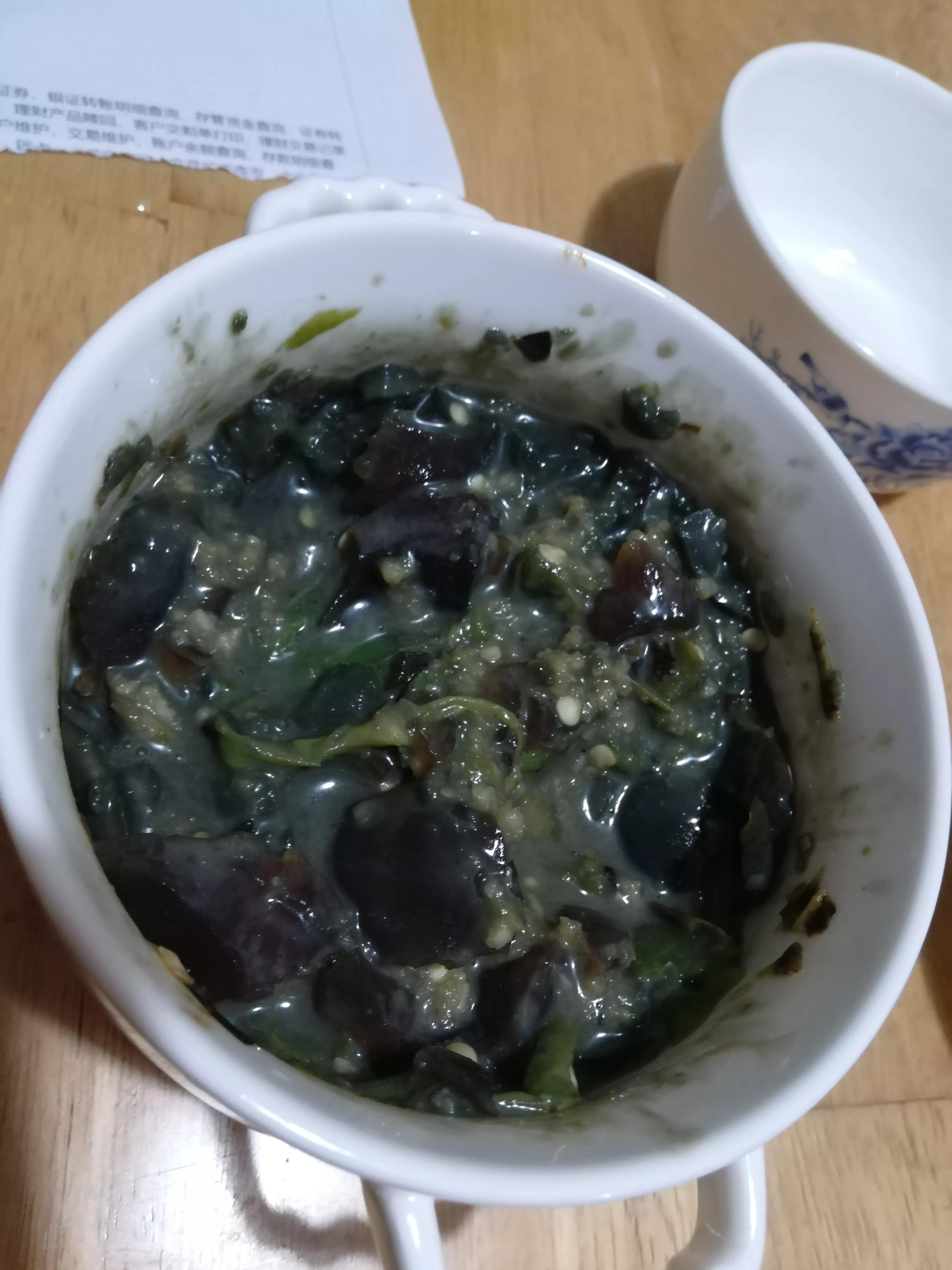 松花蛋和青椒的做法,松花蛋茄子辣椒做法