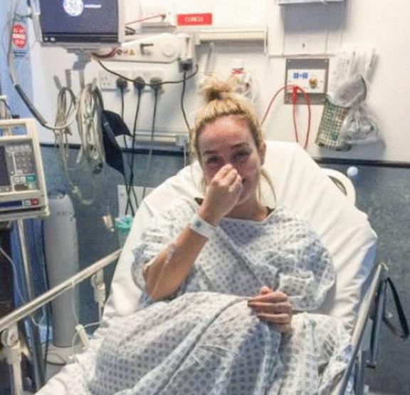 女子被误诊子宫切除,痛经女孩误诊