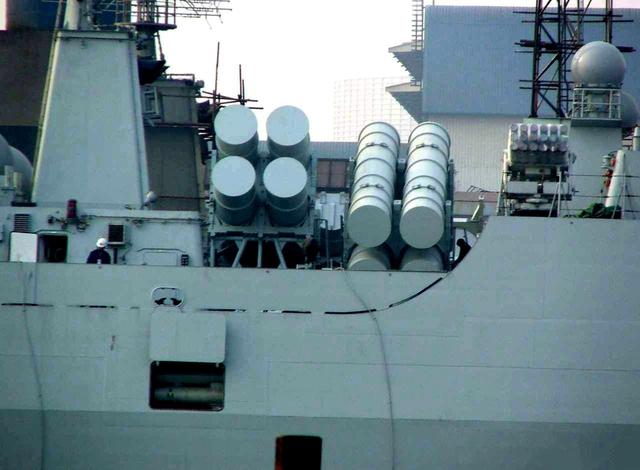 一发可重伤5000吨级战舰，飞行高度仅30米，射程可达400公里