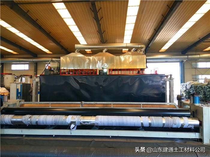 四川2022年土工膜防渗膜生产厂家,聚乙烯土工膜和HDPE防渗膜的区别