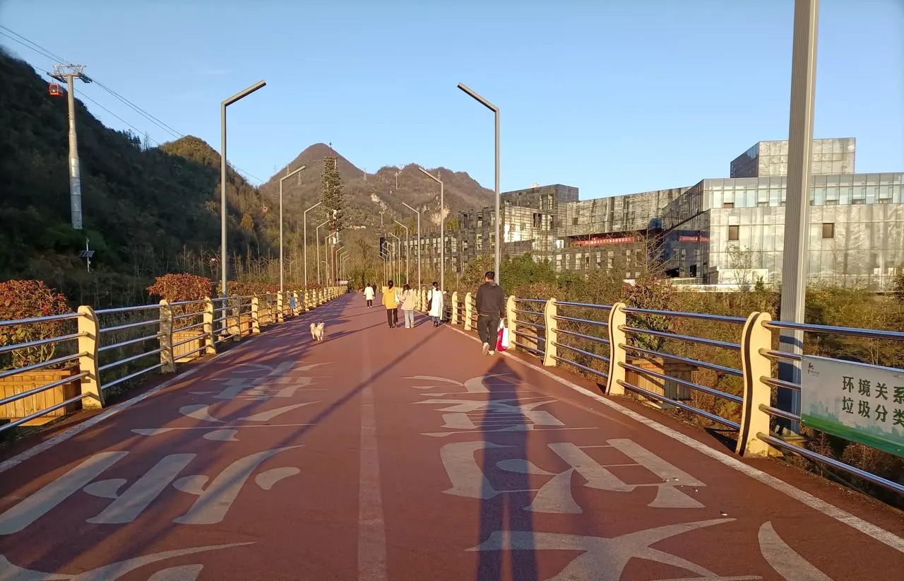 贵州哪个城市工业发展最好,贵州的工业实力