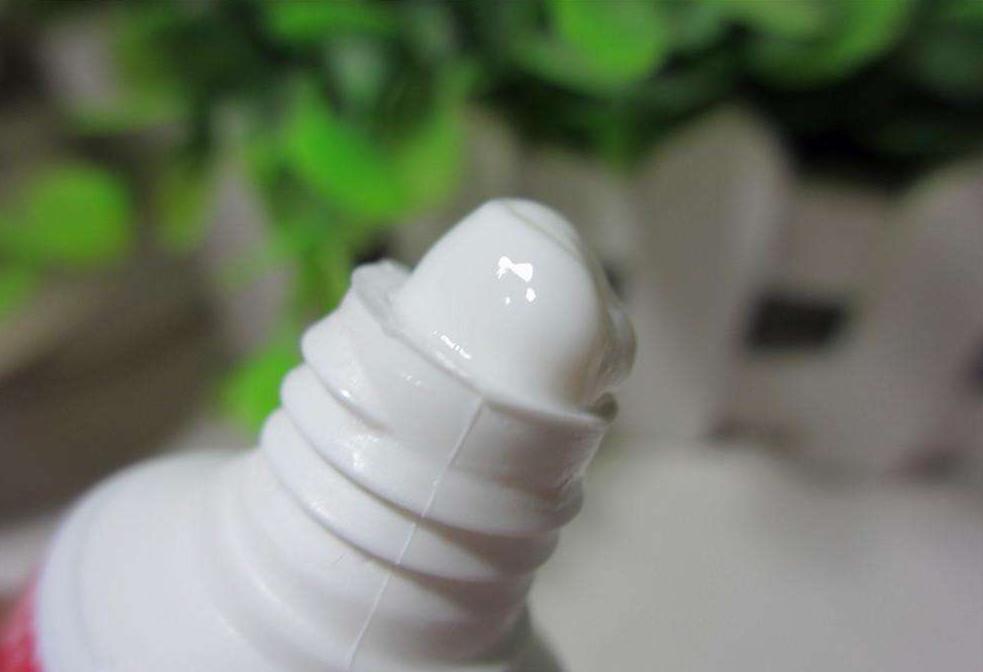 瓷砖地板金属划痕修复小妙招,瓷砖上的金属划痕怎么能擦掉