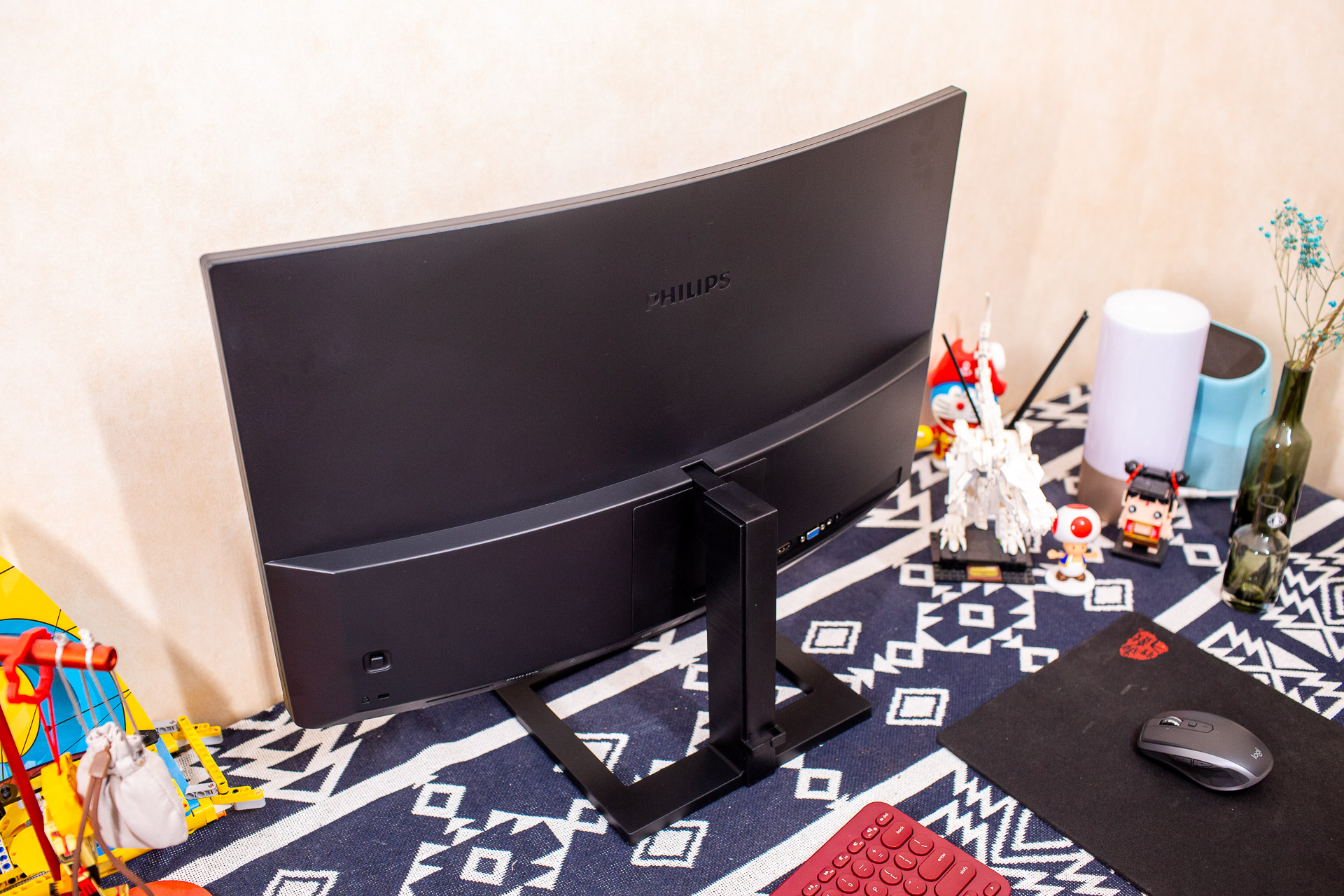 飞利浦275m7c曲面显示器测评,2千左右飞利浦2k显示器推荐