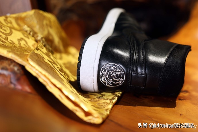 一夜火遍 ins，颜值与实力并存！她是最与众不同的球鞋女神