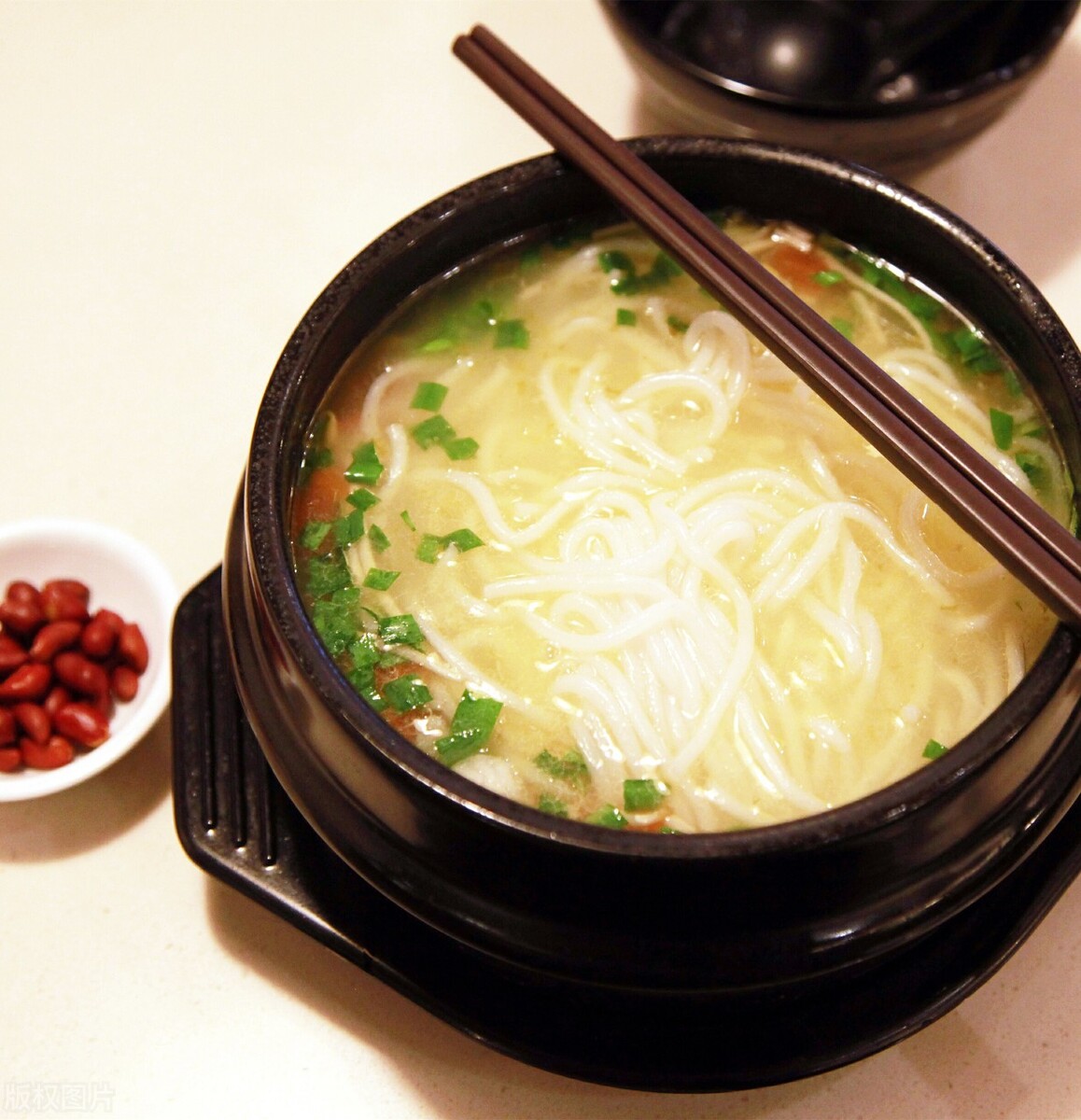 昆明罐罐米线技术培训学费,罐罐米线学习费用