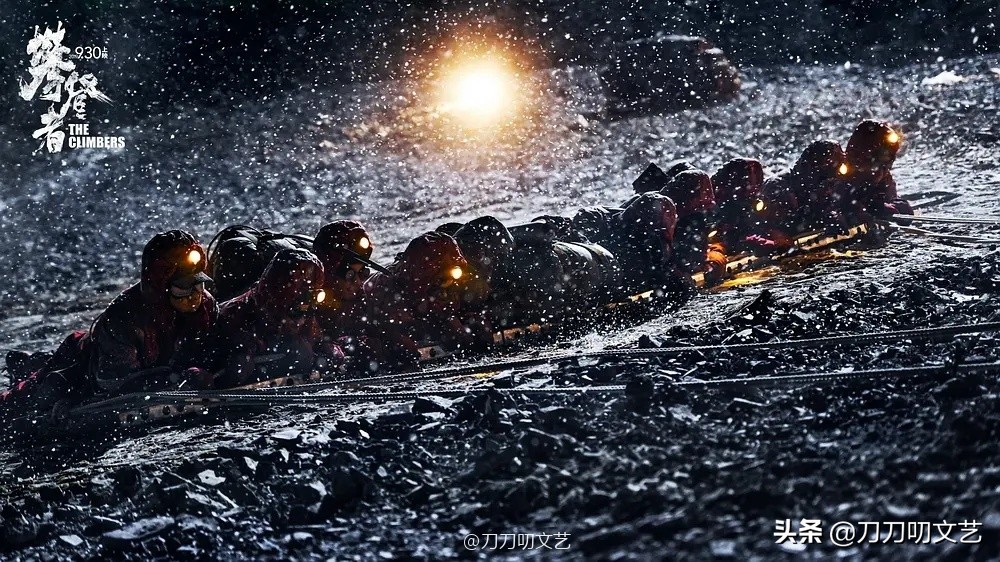 胡歌与攀登者原型互动满屏,攀登者胡歌幕后