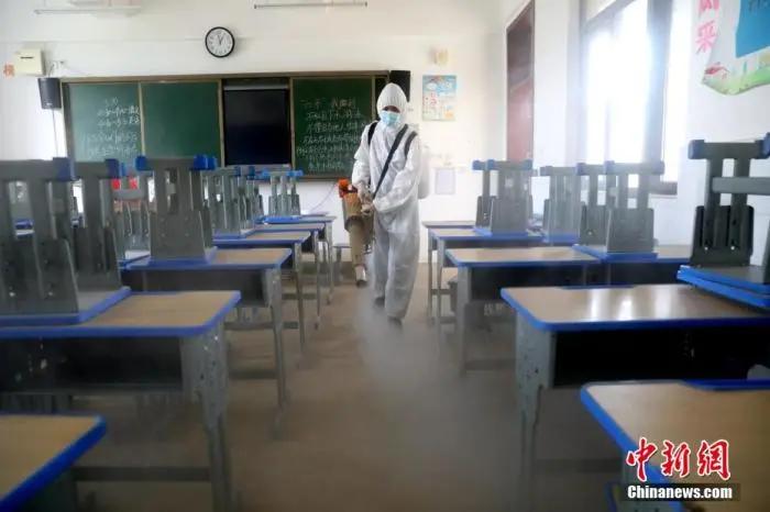 刚刚，一名女护士确诊|紧急寻人！途经河北1站，新增感染者所乘车次公布！11人阳性，暂停