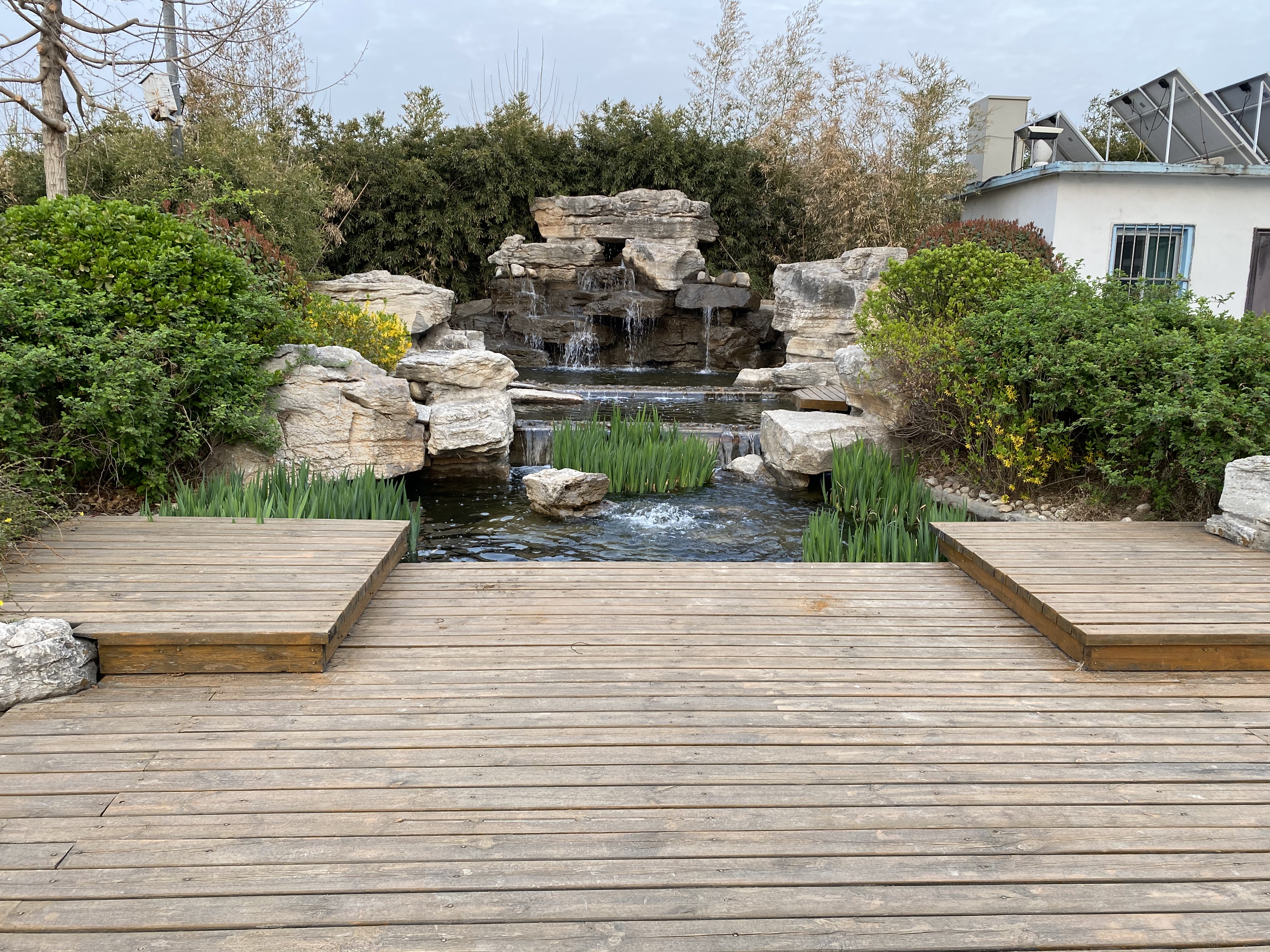 渗滤液污水处理厂臭不臭,污水处理厂是建筑物还是构筑物