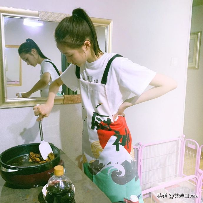 关晓彤校园制服造型,关晓彤大学生穿搭