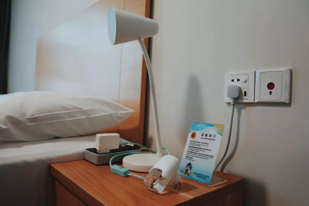 走，带你去看黄家湖畔的“蓝马甲”