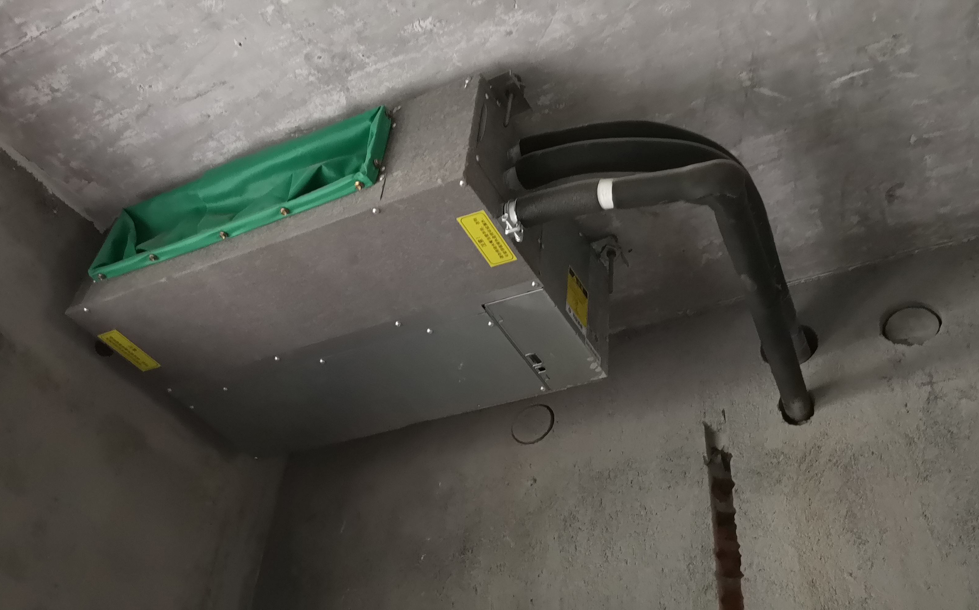 风管机一拖一和两台风管机的区别,风管机和挂机有什么区别呢