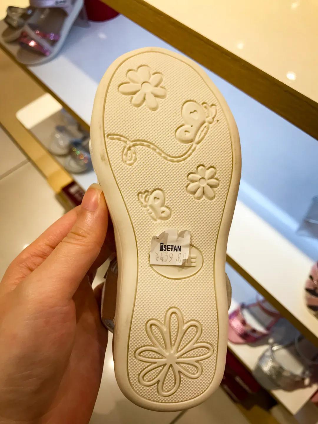 儿童哪一款凉鞋最好,哪个牌子的儿童凉鞋好穿推荐