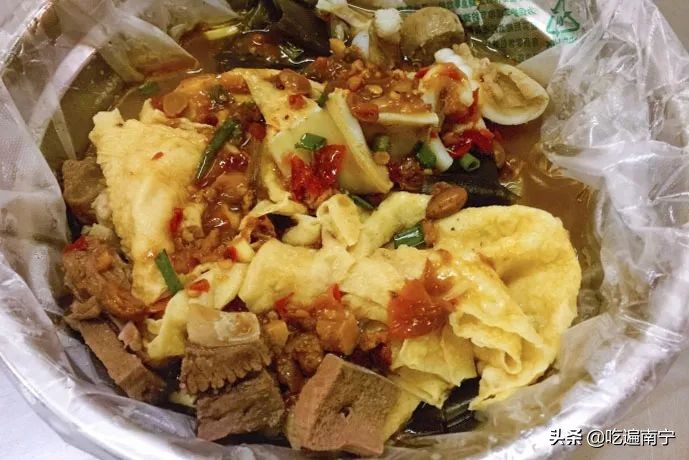没吃过路边摊的麻辣烫,广西南宁街边老牌牛杂