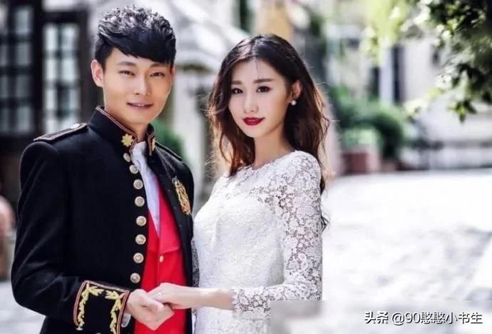 巩汉林晒全家福引争议,巩汉林拍全家福