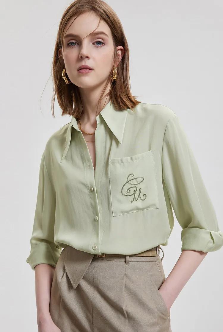 把冰激凌穿在身上,把冰淇淋穿到身上