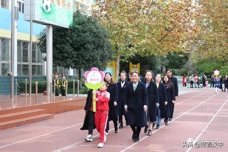 宁强北关小学足球赛,朝天二小去曾家山足球比赛