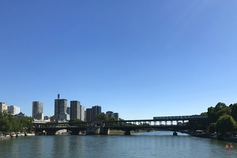 塞纳河的左岸和右岸划分依据,塞纳河和左岸