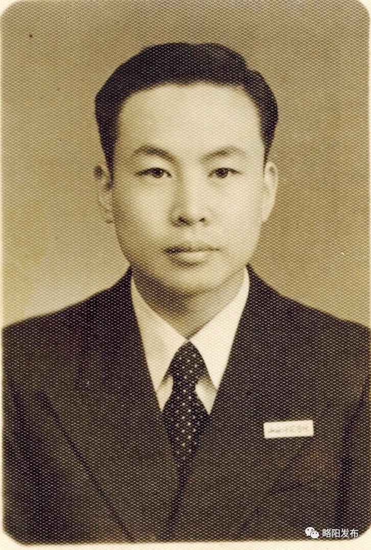 鐣ラ槼绾㈡棗涓,绾㈡棗瀛︽牎瀛︾敓鎴愰暱鍘嗙▼