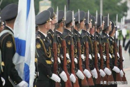 中国ak47礼宾枪,香港警察制式步枪