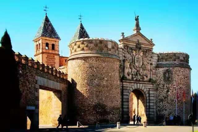 行走的老钱：私奔去浪漫的“两牙”