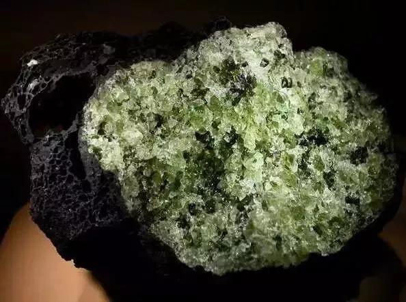 玩玉的人必备的东西,玩玉之人最深度解析