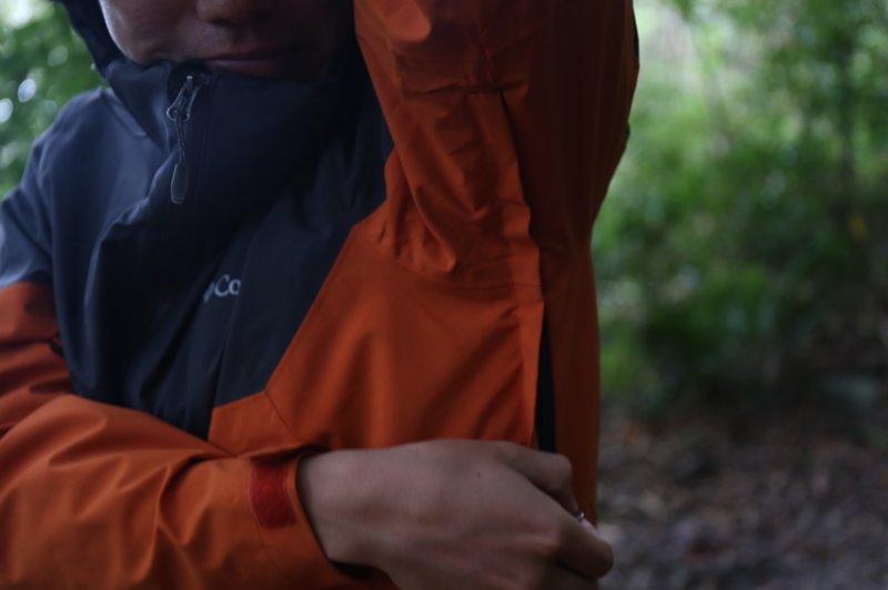 哥伦比亚冲锋衣测评可以上雪山吗,哥伦比亚冲锋衣绿色拼接