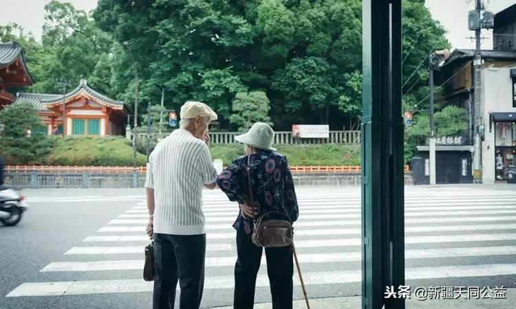 “我奶奶感染艾滋病了”：请正视老年人的性需求