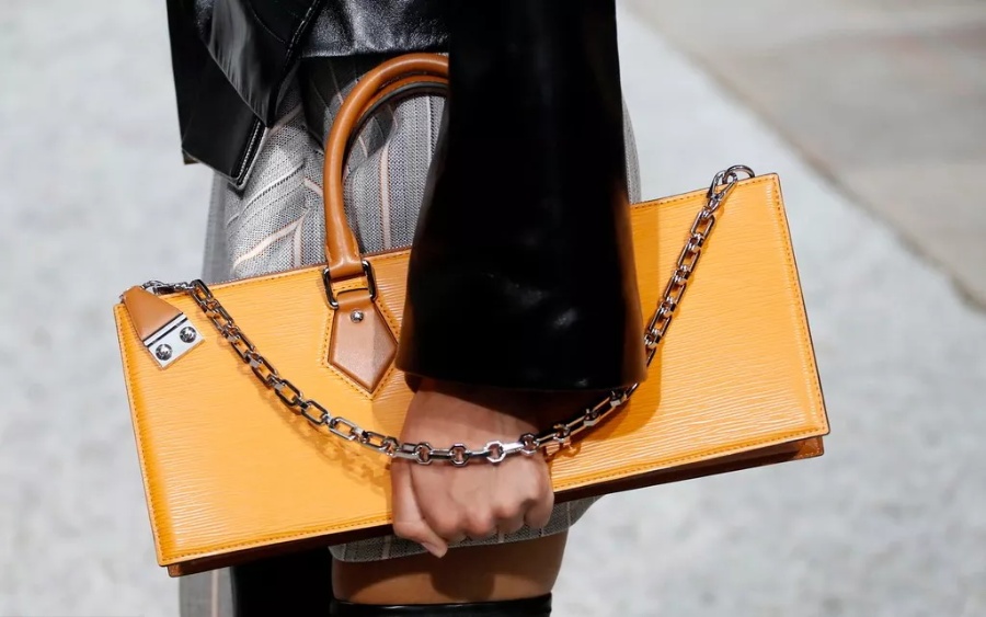 lv奢侈品值得入手吗 (lv的奢侈品值得买吗)