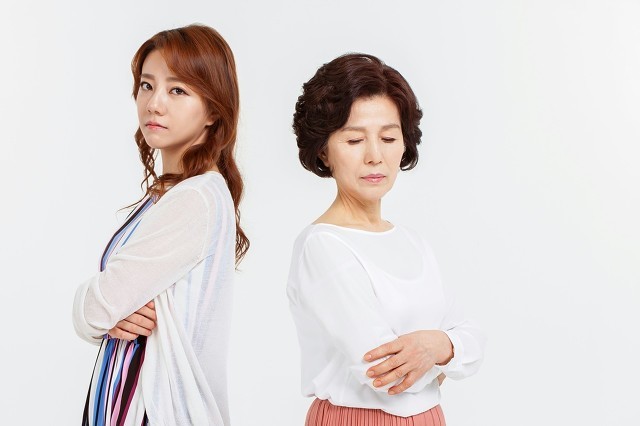 面对这样水性杨花的婆婆,我该怎么办