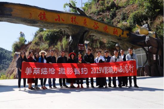 v视角看时尚,v视角换个角度看世界