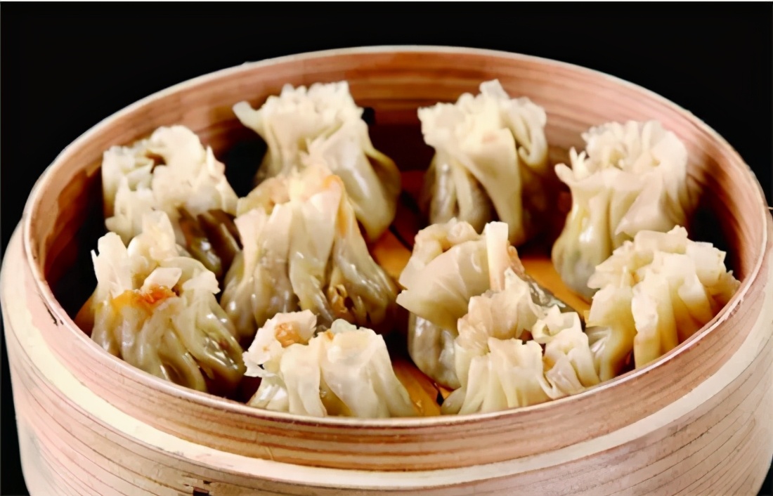 多余饺子皮最简单的做法,饺子皮烧麦怎么做不塌陷