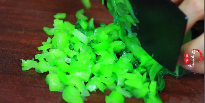 蒸包子发面忘放糖了补救方法,蒸包子放酵母和小苏打吗